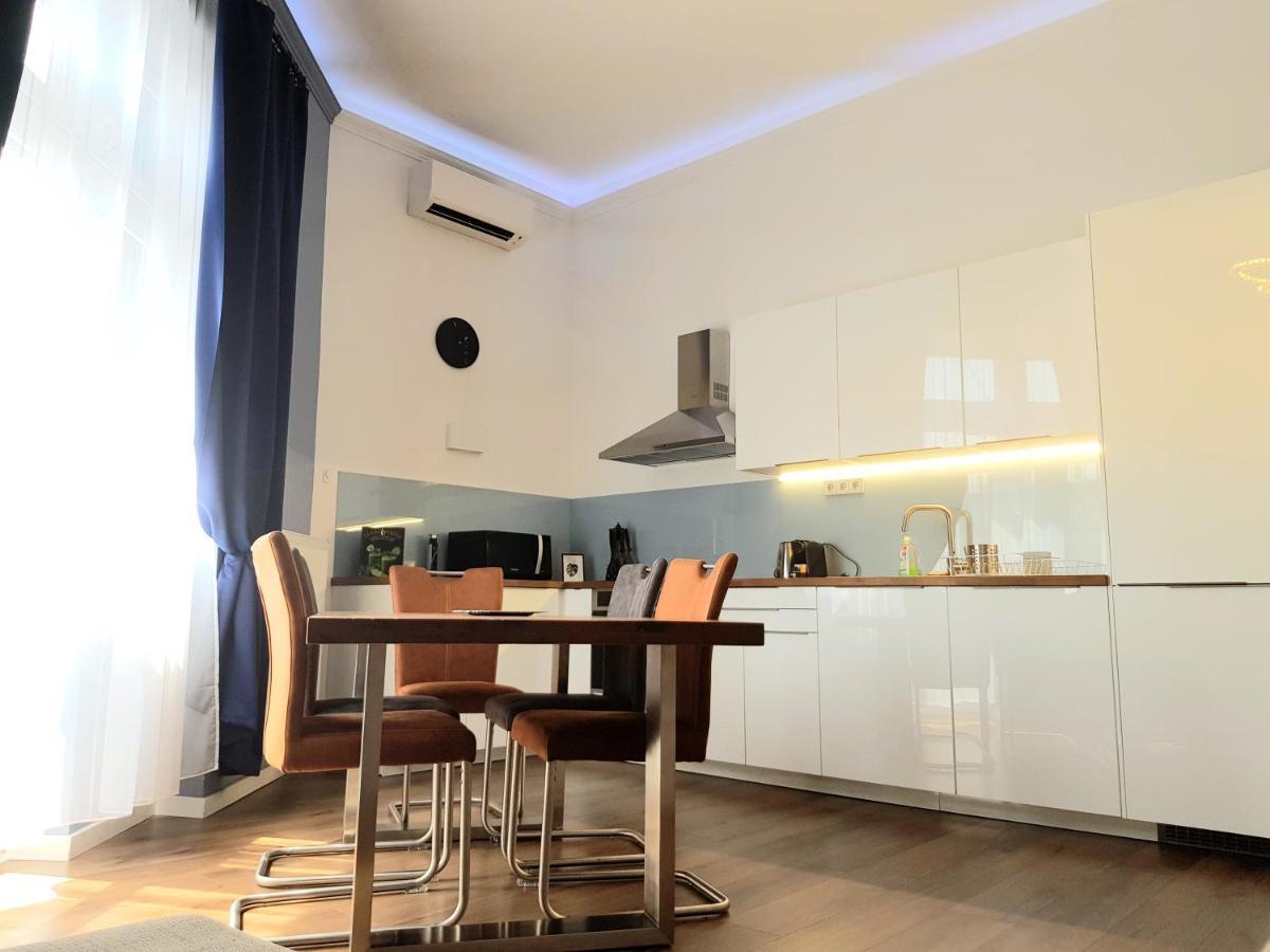 Luxurious Apartment With Balconies In Downtown Bp Budapeszt Zewnętrze zdjęcie